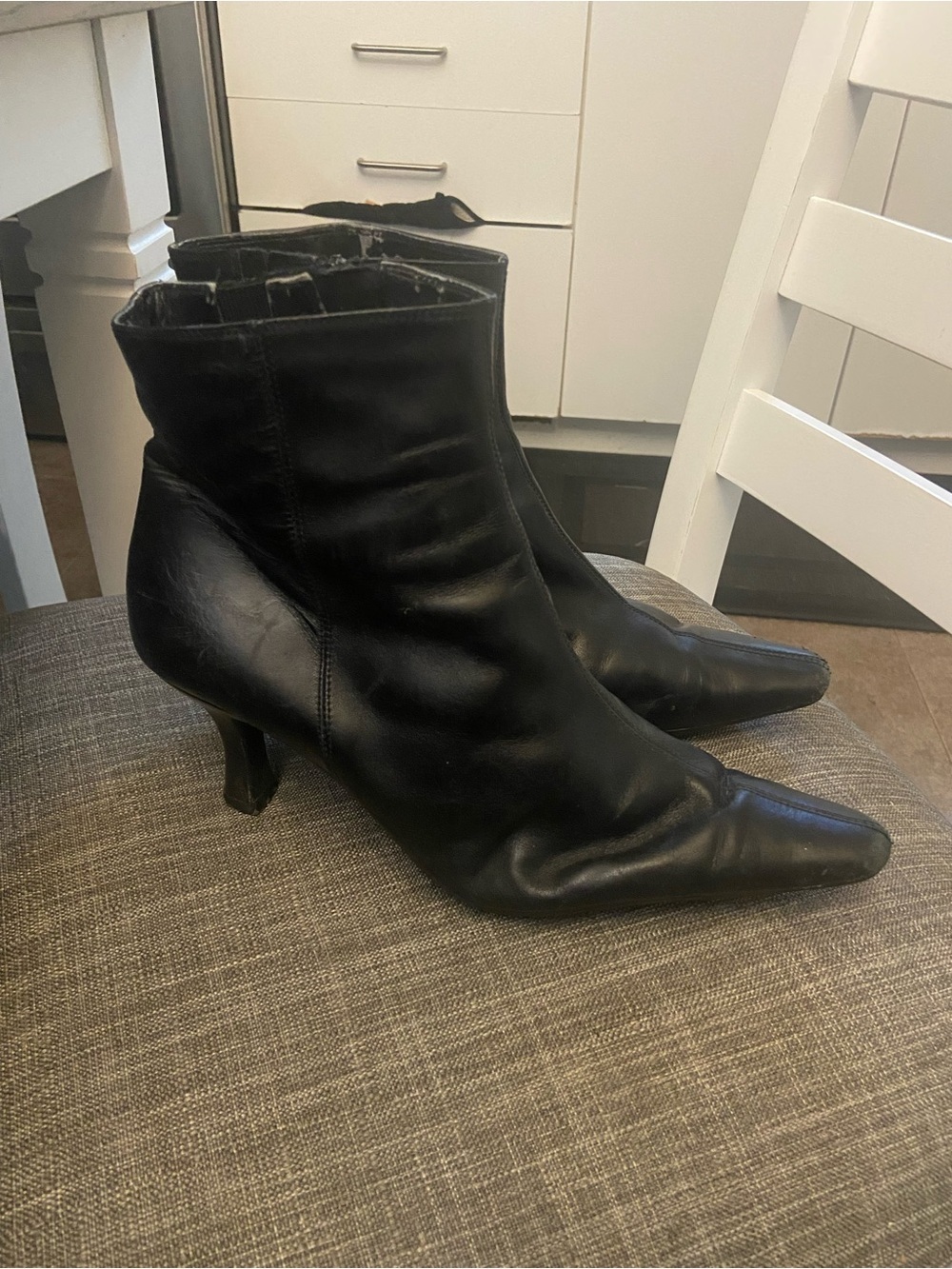 Women's Size 6 Black Ankle Booties with Side Zip - Picture 3 of 4